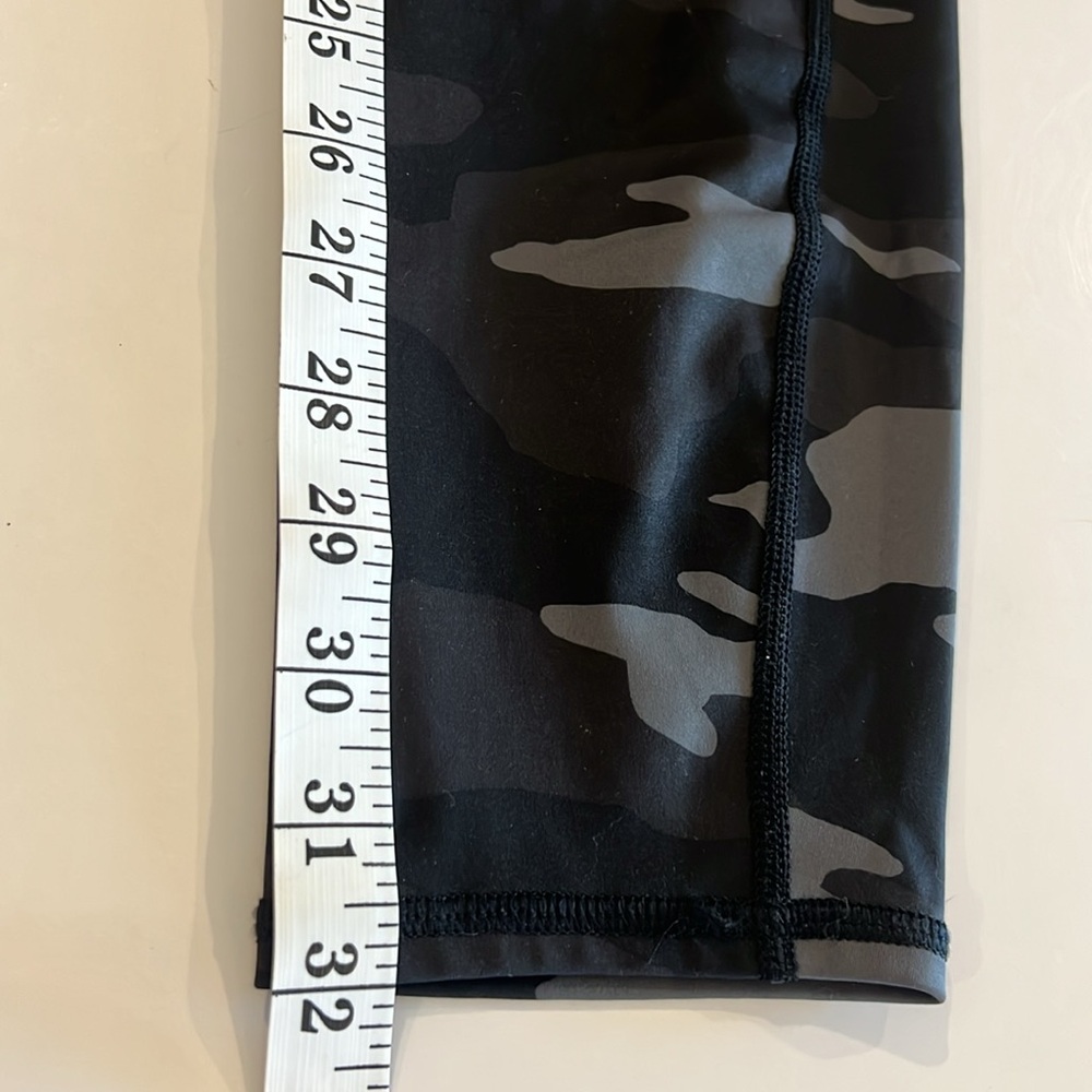 Athleta CamoUltimate Stash Pocket 7/8 Tight Size: M - Picture 7 of 8